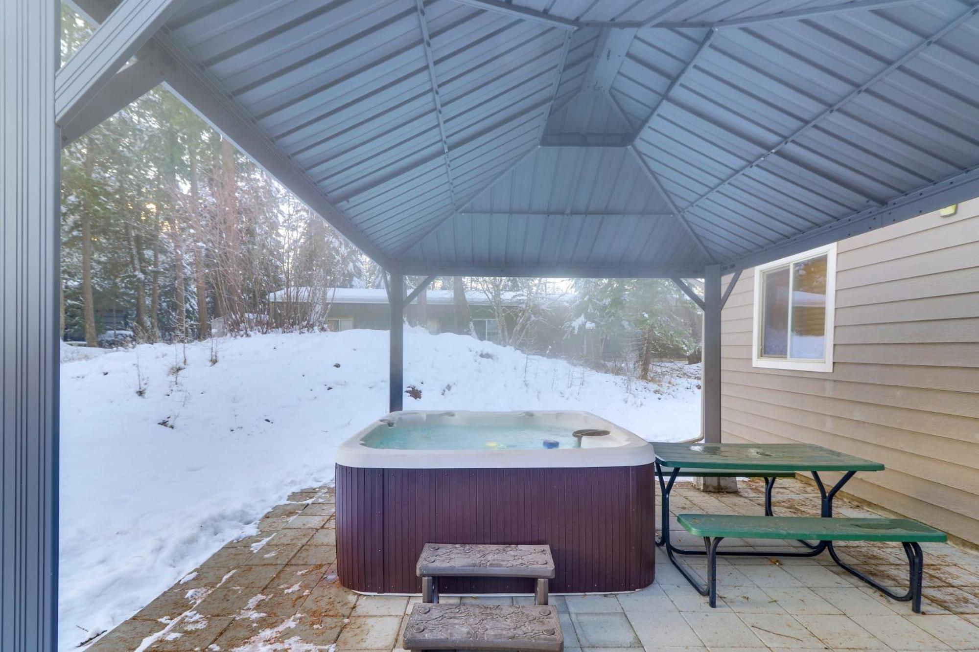 Columbia Falls Private Retreat Pool Table And Deck! Екстер'єр фото